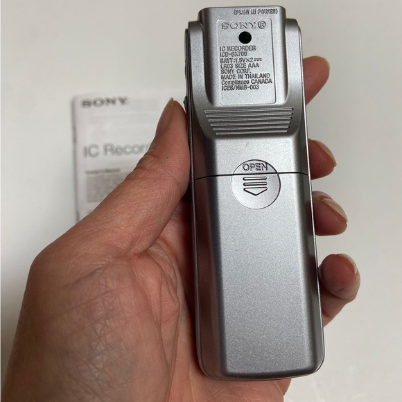 Sony ICD bx700 280 hours of recording time (LP mode)
1 GB Flash Memory - Picture 5 of 8